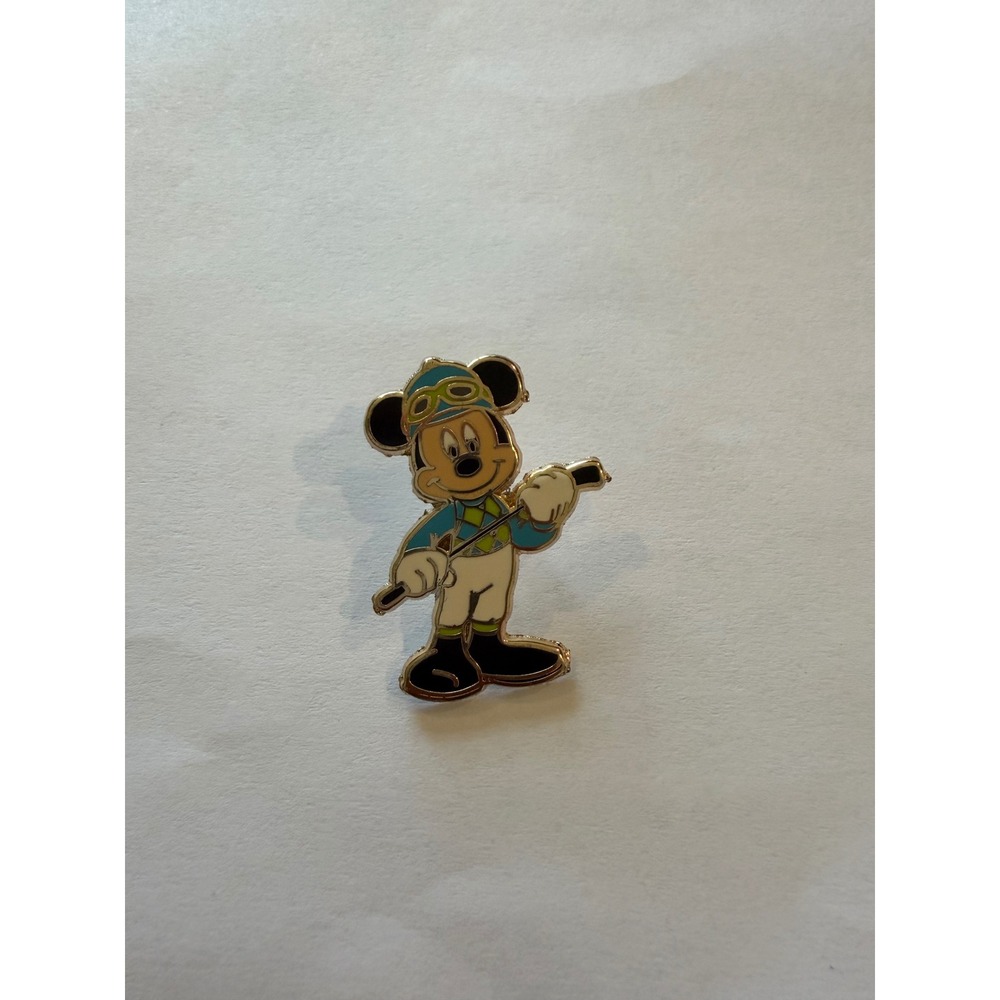 Vintage Disney Golfer Mickey Mouse Enamel Collectible Pin